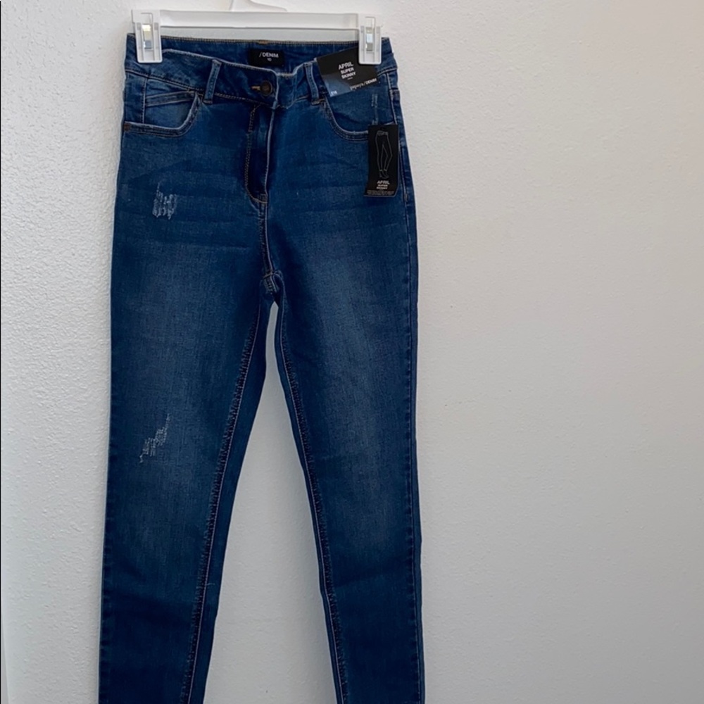 Super skinny jeans distressed